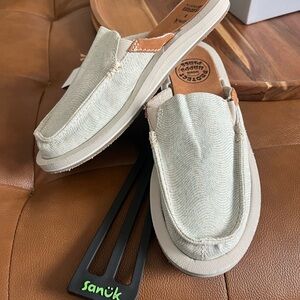 Sanuk Women’s  Slip-On Loafers ‘ We Got Your Back St Surfrider ‘